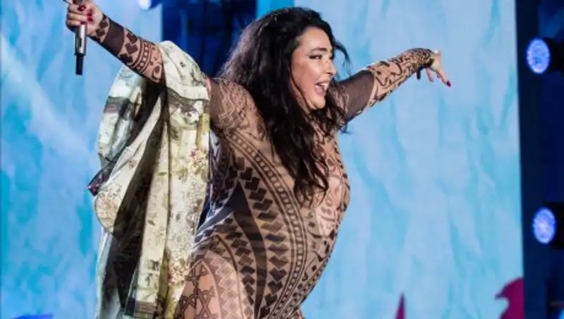 Певицу Лолиту в прозрачном трико назвали всадником Апокалипсиса