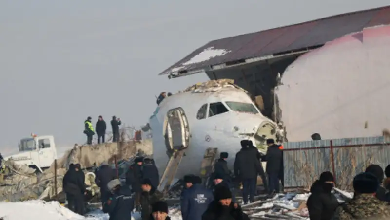 Причиной крушения Fokker-100 мог стать отказ двигателя, считает российский эксперт