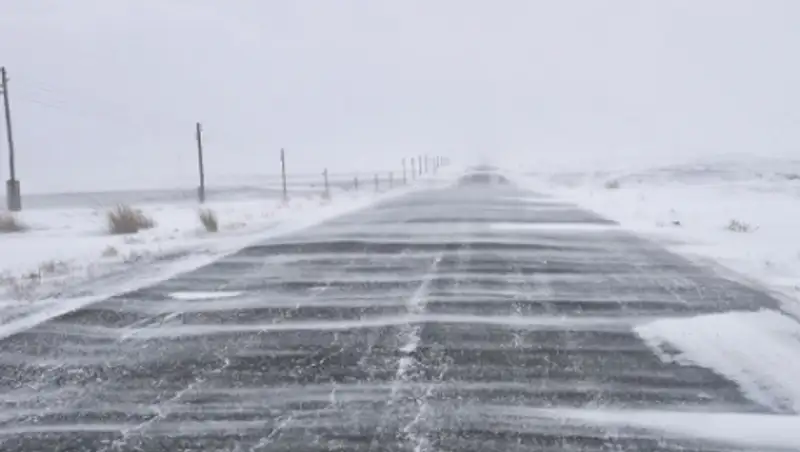 На дорогах республиканского значения ограничено движения автомобильного транспорта