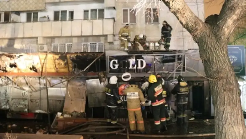 В Алматы на местном Арбате произошел пожар (с доп.)