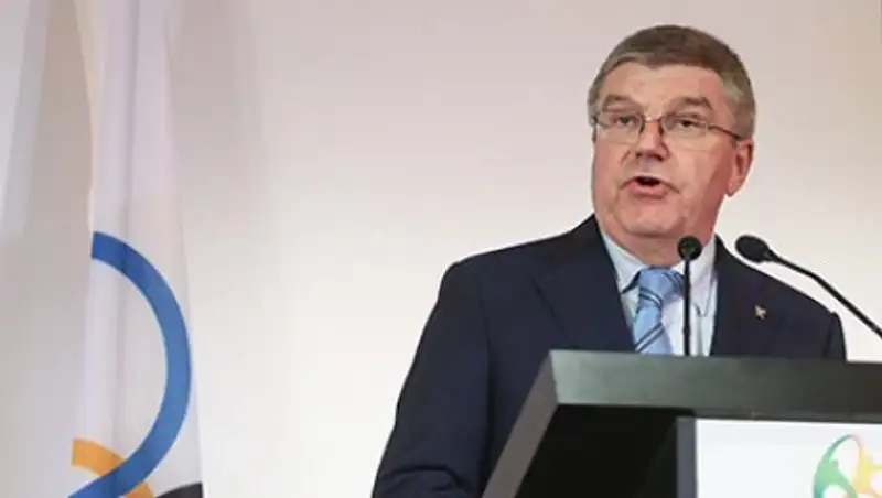 Немецкая Bild назвала президента МОК Баха «пуделем Путина»