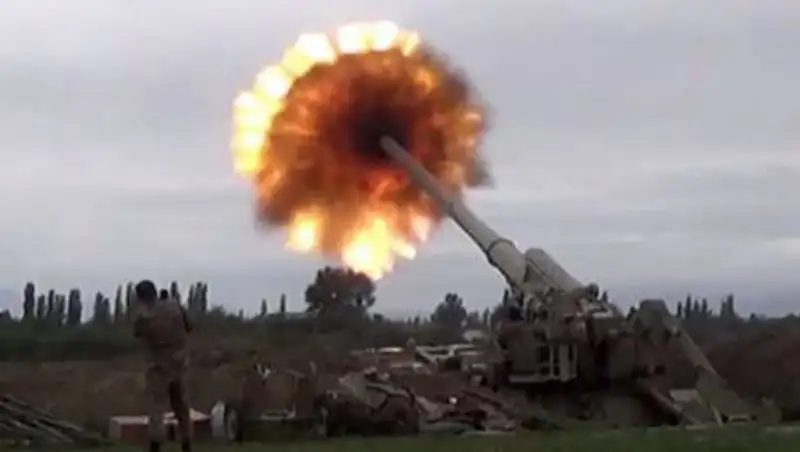 Под обстрел попала школа в Азербайджане