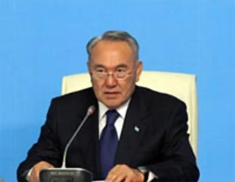 Н.Назарбаев провел совещание по вопросам дальнейшего развития Астаны (фото), фото - Новости Zakon.kz от 11.04.2012 22:57