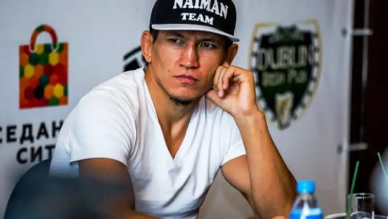 Куат Хамитов проиграл бой в Fight Nights Global