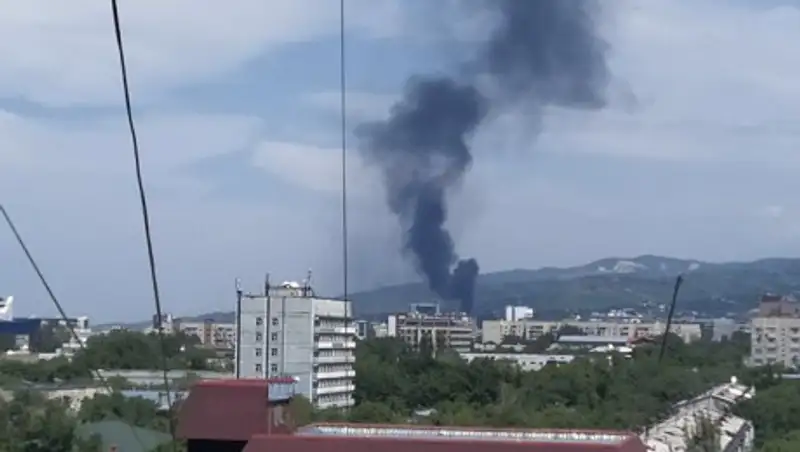 Полыхало открытым пламенем. Еще один пожар случился в Алматы