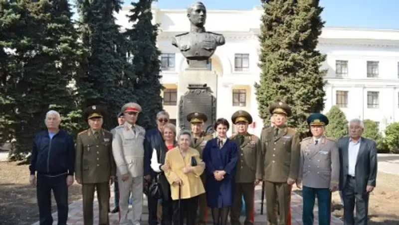 В Алматы почтили память дважды Героя Советского Союза Сергея Луганского