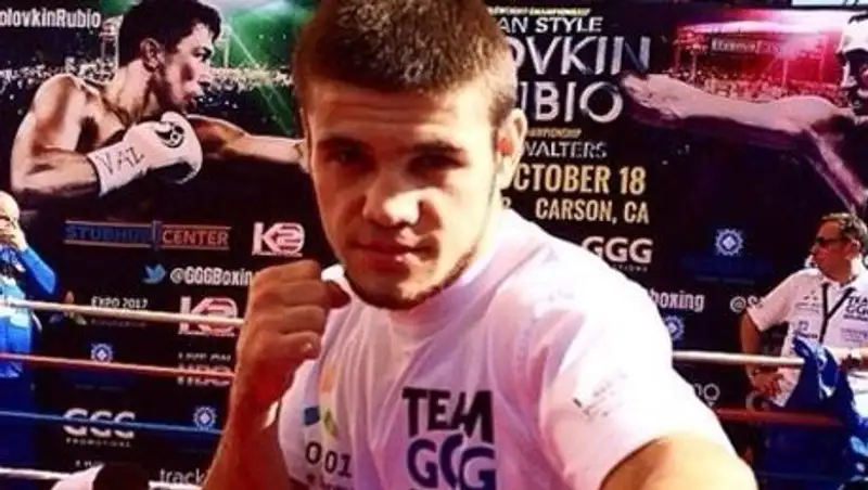 Руслан Мадиев нокаутировал Сезара Мартинеса