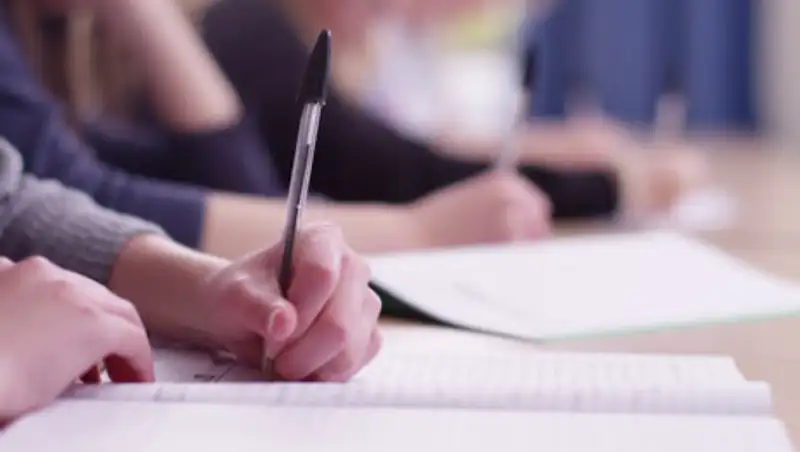 Почему учителя не сдали тестирование с видеонаблюдением?