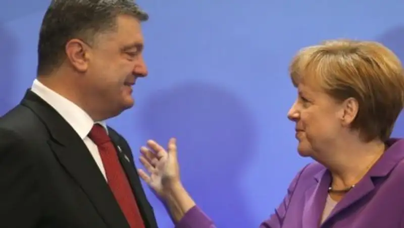 Меркель призвала Порошенко к решающему шагу в минских соглашениях