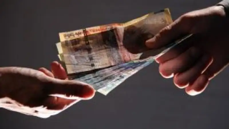 Взятку в Т500 тыс. получила директор школы за победу в тендере по школьному питанию