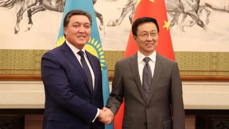 Аскар Мамин в Пекине провел переговоры с заместителем премьера Госсовета КНР