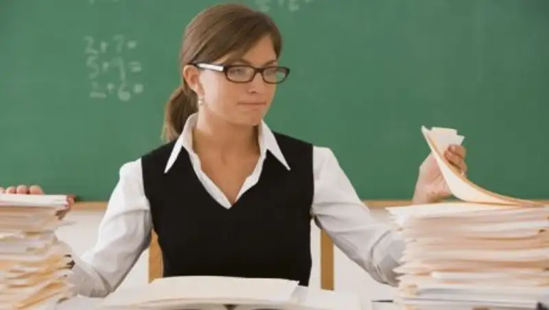 В Казахстане должны наказывать за привлечение учителей к несвойственной им работе - МОН