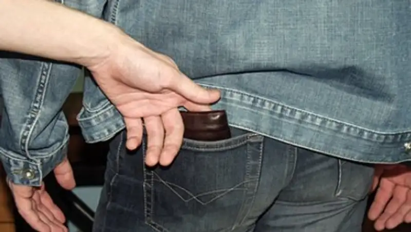 Будьте бдительны: В Астане задержали карманников