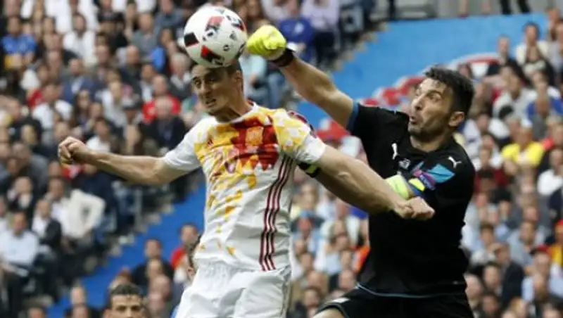 Кьеллини увидел святого в воротах сборной Италии