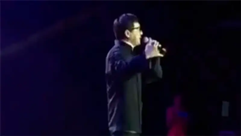 Как Джеки Чан спел для астанчан