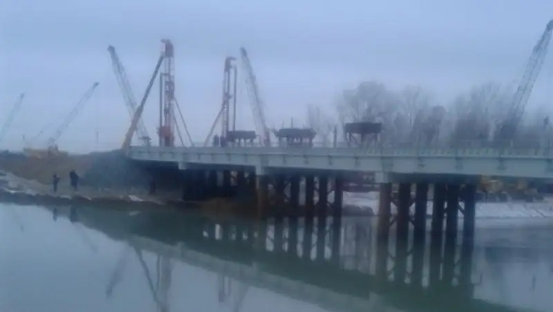 В Атырау в 2016 году построят еще один мост через реку Урал