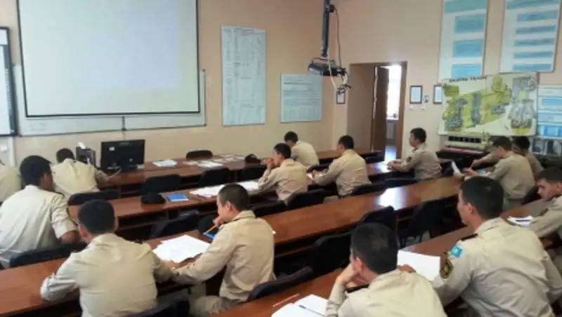 Экипаж нового минно-трального корабля ВМС Казахстана проходит подготовку в России