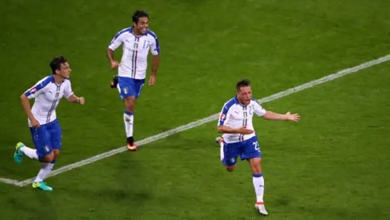 Италия ведет в матче с Бельгией после первого тайма