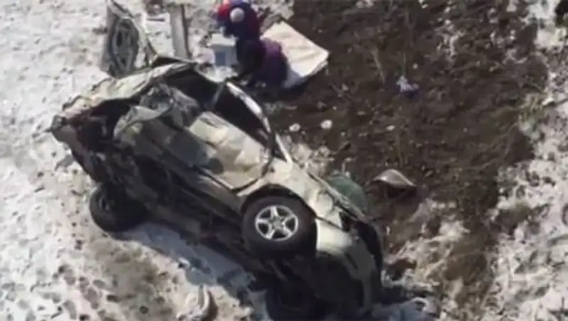 В Усть-Каменогорске автомобиль улетел с моста