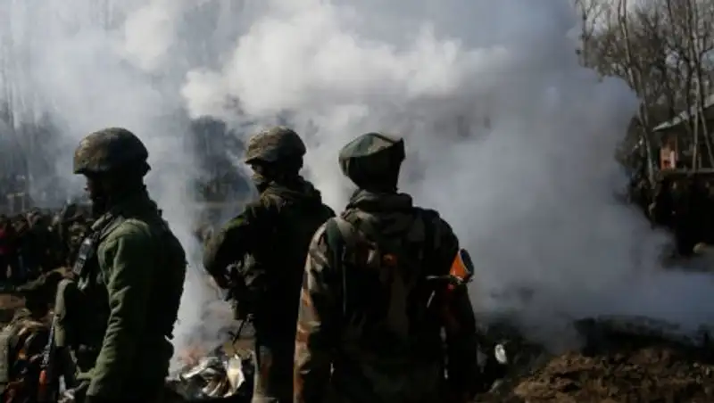 Индия и Пакистан обвинили друг друга в обстрелах мирных жителей в Кашмире