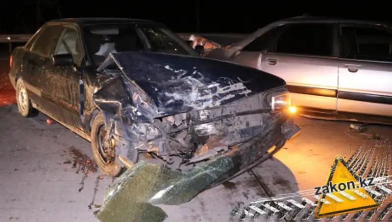 В машину, насмерть сбившую пешехода, врезалась вторая машина