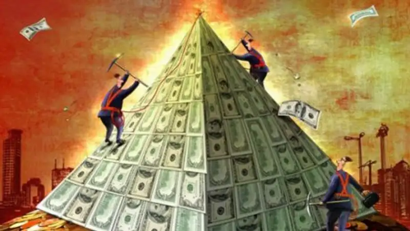 800 млн тенге потеряли казахстанцы из-за участия в финансовых пирамидах