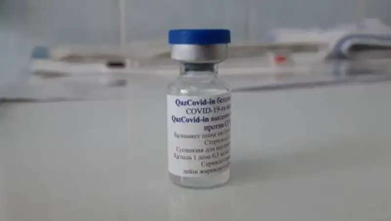 Приходят, просят - какую вакцину против COVID-19 выбирают алматинцы