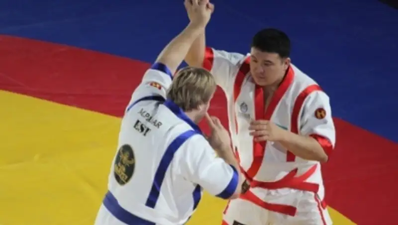 В ВКО на турнире им.Ы. Досханаұлы звания «өгіз балуан» удостоился тарбагатайский спортсмен