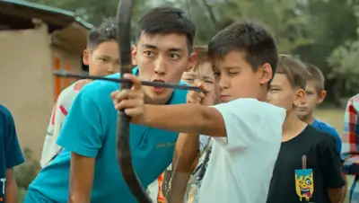 кадр из фильма "Каникулы оффлайн-2", фото - Новости Zakon.kz от 25.12.2019 11:26