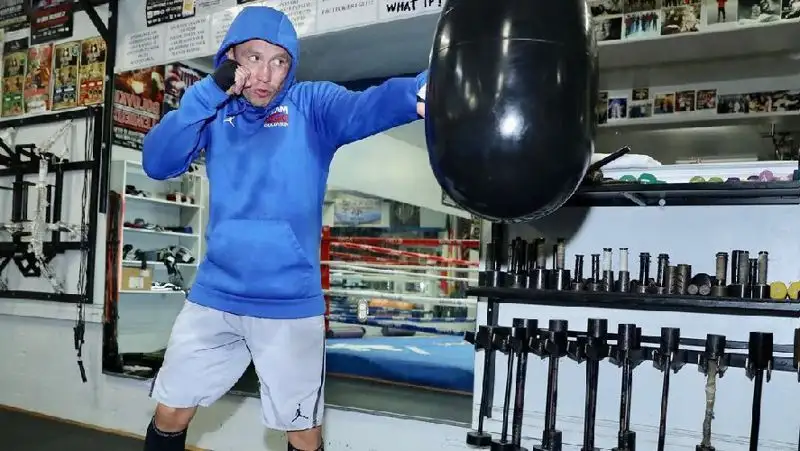 Евгений Чебатков с музыкантами записали клип в поддержку Головкина