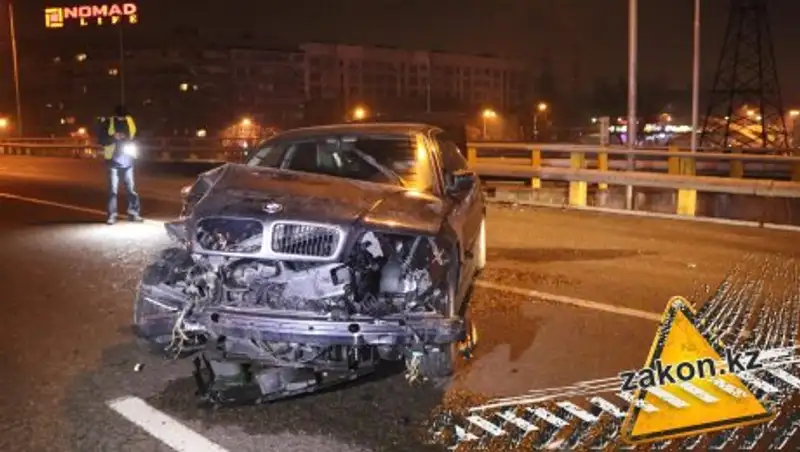 В Алматы из-за скорости и гололеда произошло сразу два ДТП