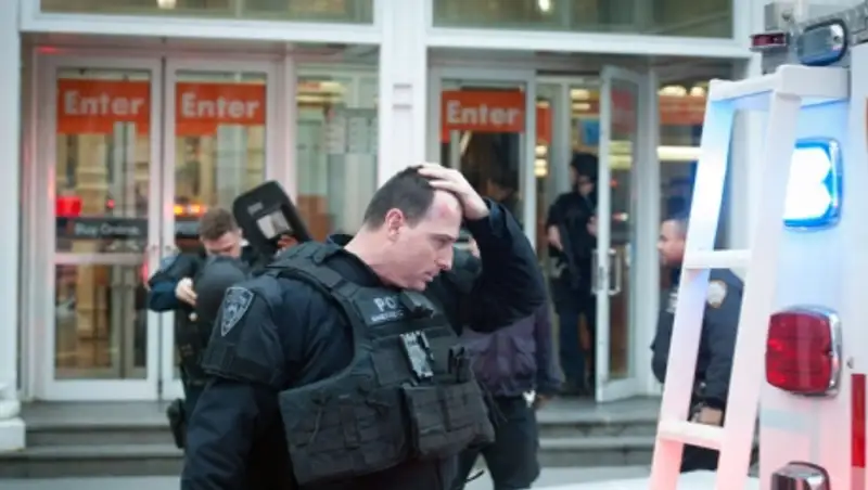 Полицейский застрелил неизвестного в метро Вашингтона