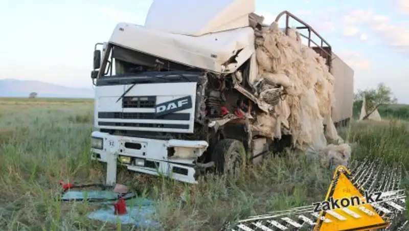 Еще одно ДТП с участием грузовиков произошло на трассе Алматы-Бишкек