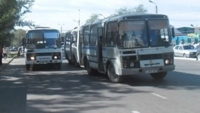 В Уральске перевозчики не смогли добиться повышения тарифа на проезд