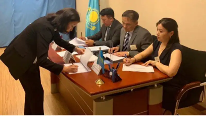 Нельзя оставаться в стороне - Проголосовавший в Шанхае студент