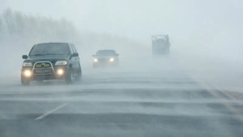 В нескольких областях Казахстана ограничено движение автотранспорта