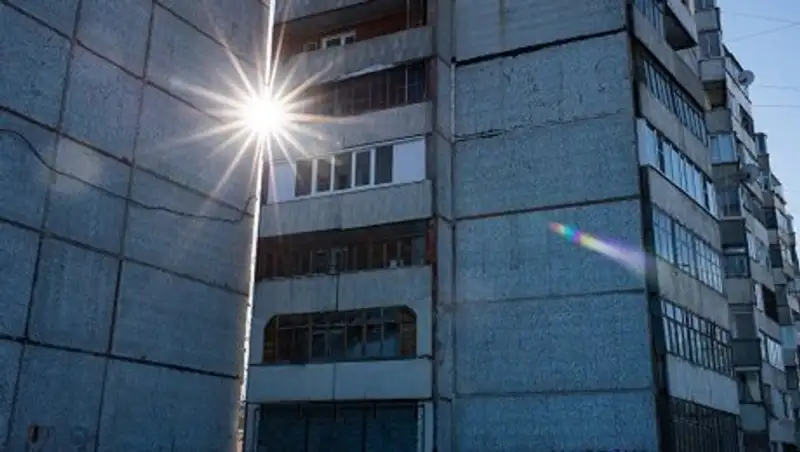 В Степногорске насмерть разбилась выпрыгнувшая из окна пенсионерка