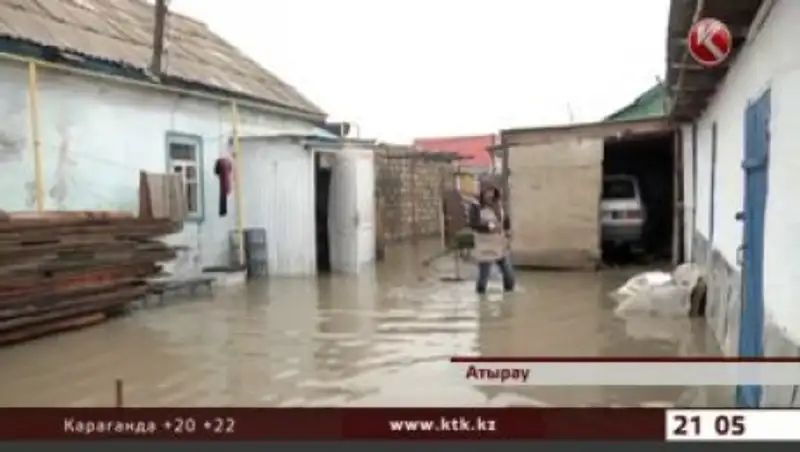 Аким Атырауской области подозревает, что жители хотят нажиться на наводнении