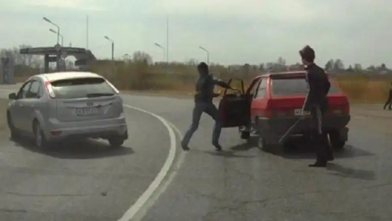 Қарағанды полициясы күре жолда болған қарулы қарақшылық қылмыстың ізін суытпай ашты