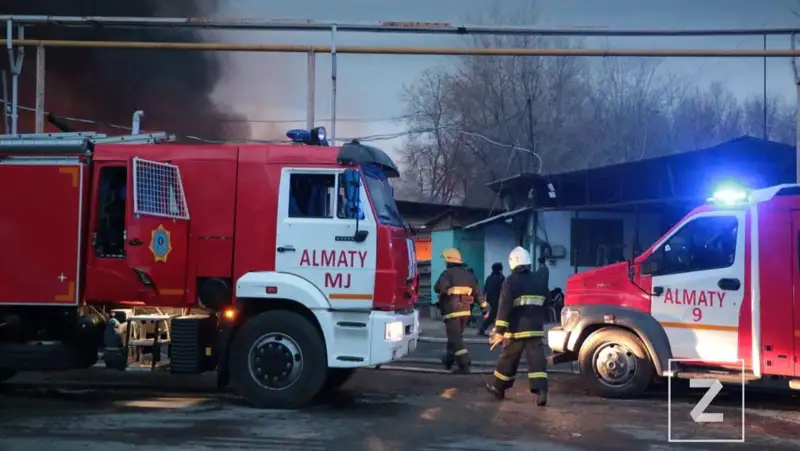 пожар склад, фото - Новости Zakon.kz от 25.11.2021 18:04