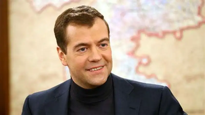 Медведев поручил скоординировать информационную политику за границей