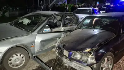 ДТП напротив мечети, фото - Новости Zakon.kz от 24.04.2022 01:17