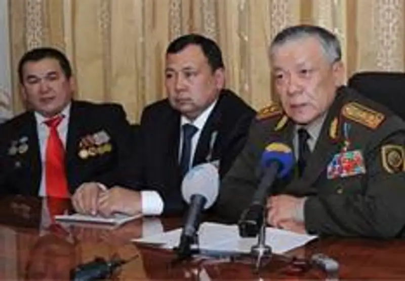 Ветераны Вооруженных Сил и воины-афганцы выступают за мир и спокойствие, фото - Новости Zakon.kz от 31.12.2011 03:37