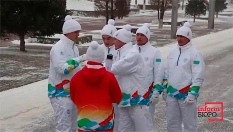 Во время эстафеты в Астане факел Универсиады ненадолго потух