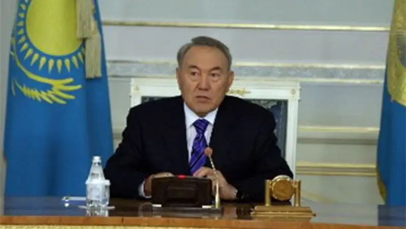 "Правительство должно работать денно и нощно, 24 часа в сутки, не покладая рук"- Назарбаев