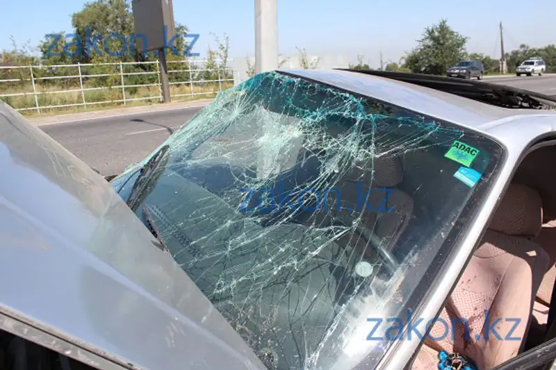 Крупное ДТП произошло сегодня утром в Алматы на Восточной объездной (фото) Крупное ДТП произошло сегодня утром в Алматы на Восточной объездной (фото), фото - Новости Zakon.kz от 22.08.2013 19:51