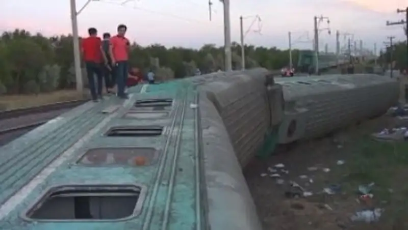 В Карагандинской области похоронили погибшего при крушении поезда мальчика