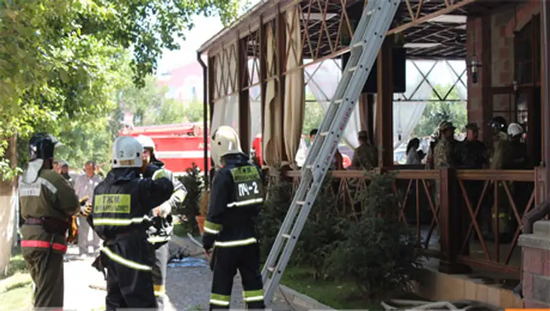 В Уральске горел ресторан в ТД «Атриум»