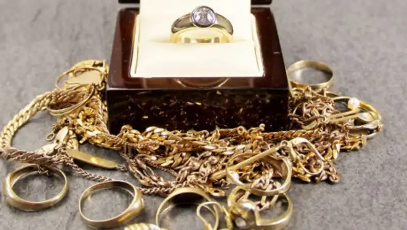 Казахстанец пытался провезти из Стамбула 10 кг золота