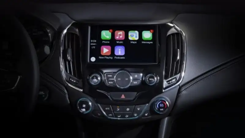 Chevrolet показал интерьер нового Cruze